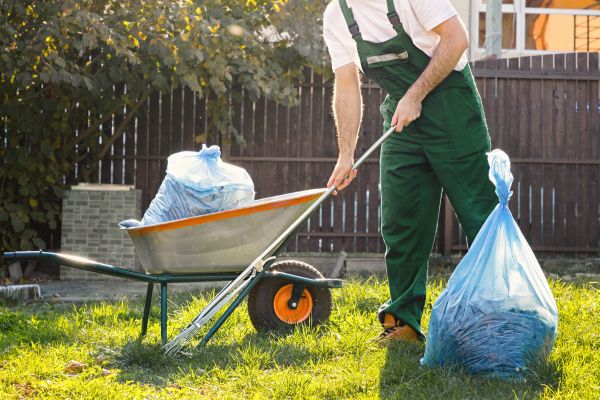 Yard Cleaning in Palm Bay